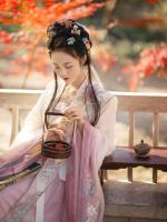 儿子失恋他离婚，走，爷们潇洒去！