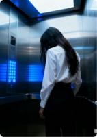 林薇苏婉全文阅读 电梯里的白衣女子原著免费阅读